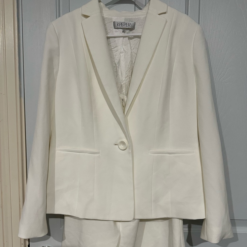 Kasper Dress Suit